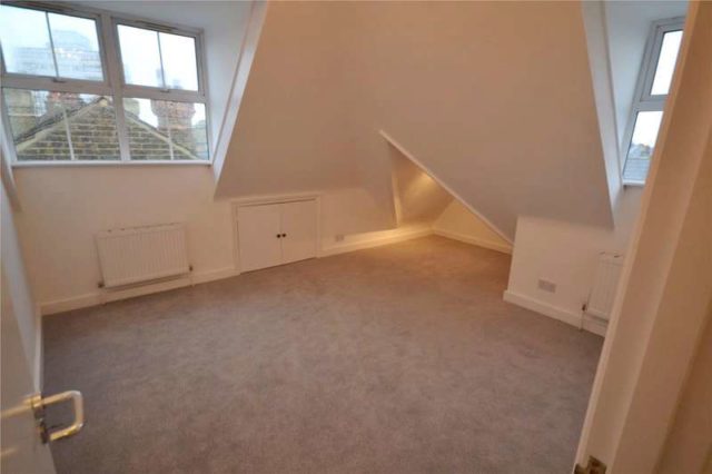  Image of 1 bedroom Apartment to rent in Market Place London N2 at Market Place London East Finchley, N2 8BF